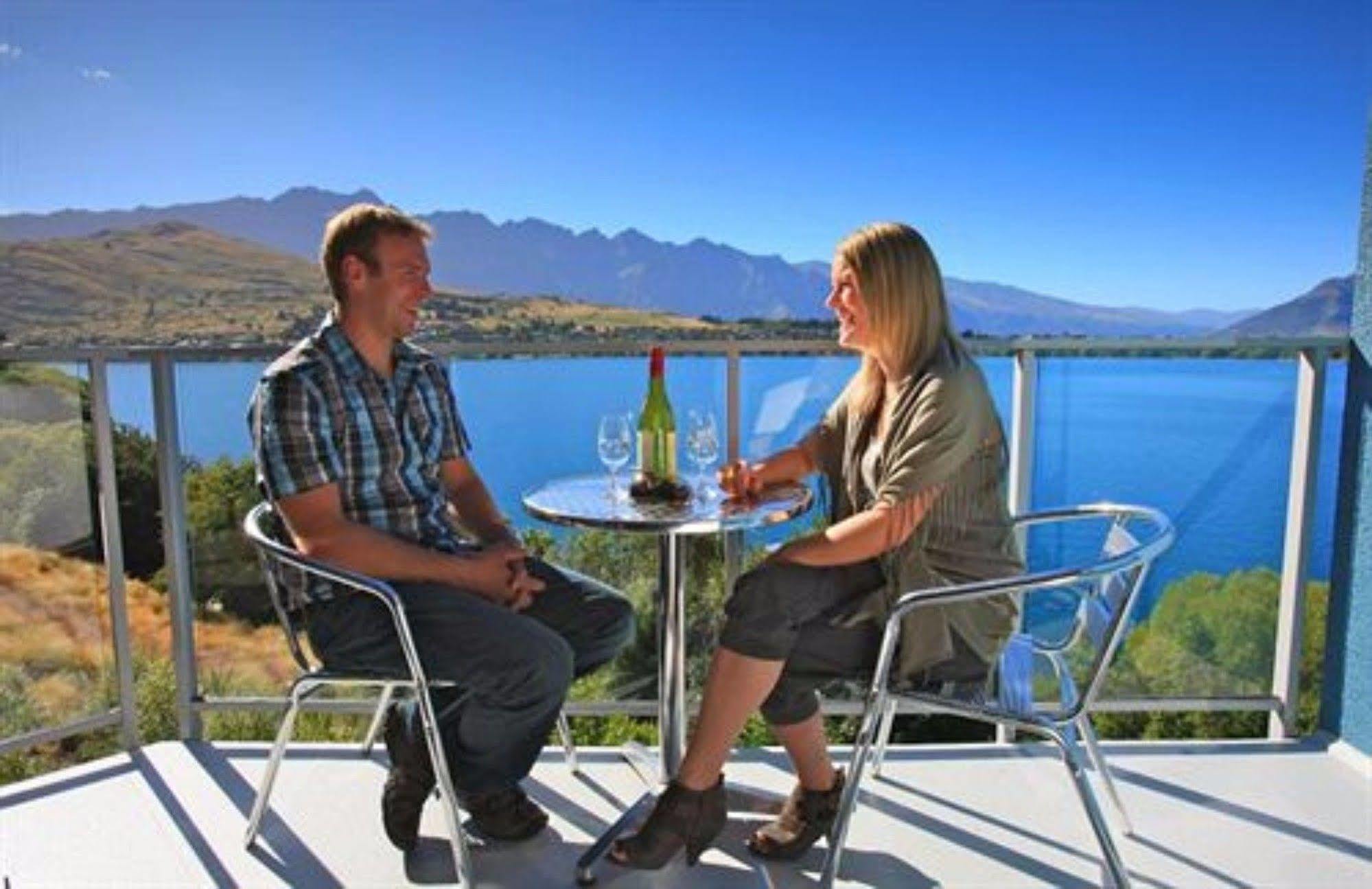 Apartments at Spinnaker Bay Queenstown Bagian luar foto