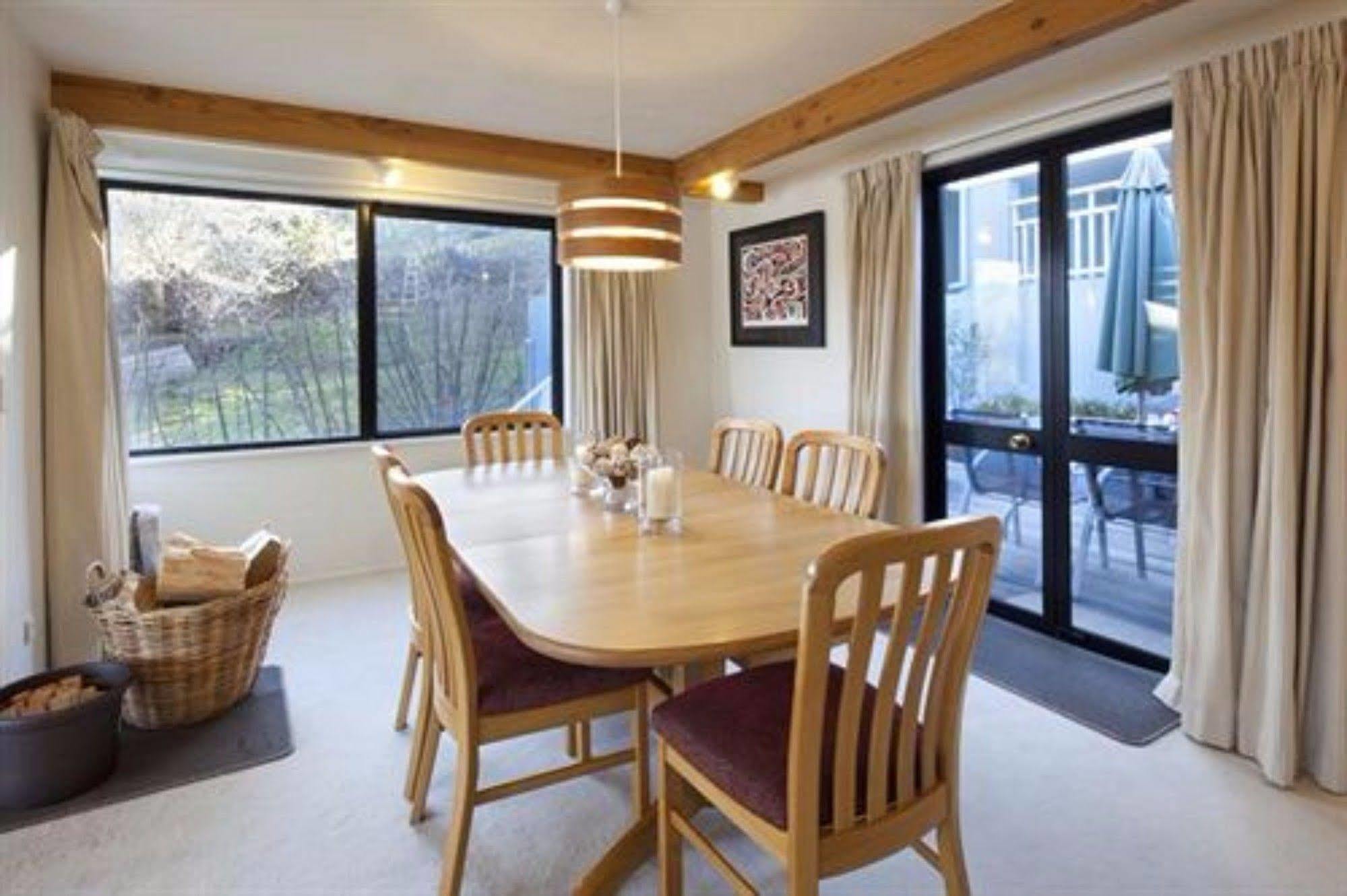 Apartments at Spinnaker Bay Queenstown Bagian luar foto