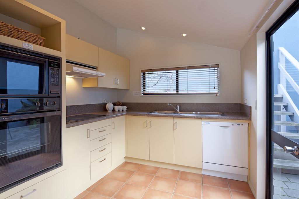 Apartments at Spinnaker Bay Queenstown Bagian luar foto