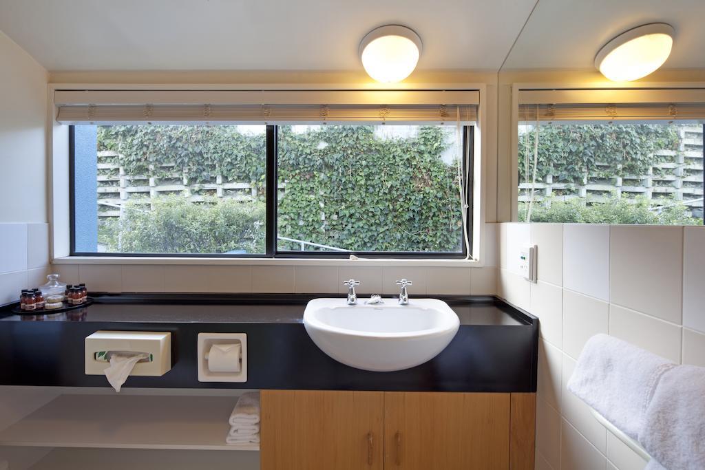 Apartments at Spinnaker Bay Queenstown Bagian luar foto