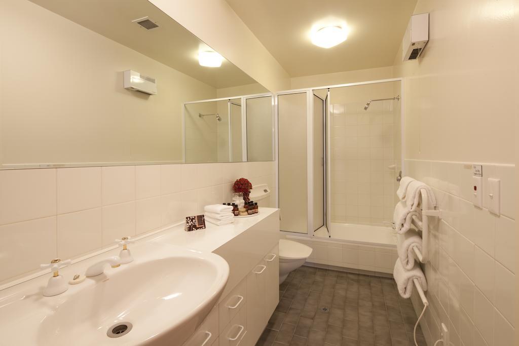 Apartments at Spinnaker Bay Queenstown Bagian luar foto